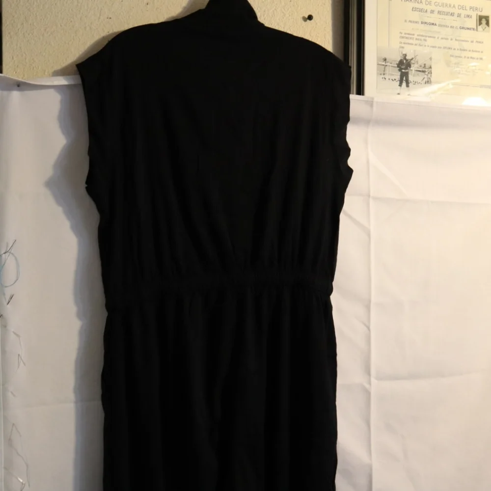 Hayes    Sleeveless Jumpsuit  Black Size XL Petite Short Story - Picture 9 of 12